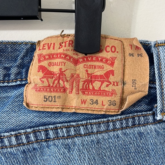 Levi’s Men’s 501 Light Wash Distressed Straight Leg Jeans Size 34 X 36 - Picture 10 of 13